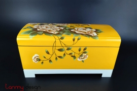  Rectangular lacquer box hand-painted with confederate rose 18*35cm